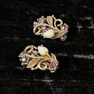 Vtg MCM STAR Brand Elegant Purple AB Crystals Leaf & Vine Clip-on Earrings